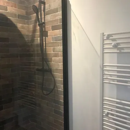 Superbe Meuble Ideal Pour Couple Zen Avec 아파트 *