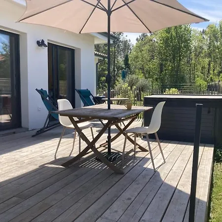 Superbe Meuble Ideal Pour Couple Zen Avec Apartment Sanguinet