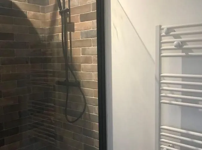 Superbe Meuble Ideal Pour Couple Zen Avec דירה *