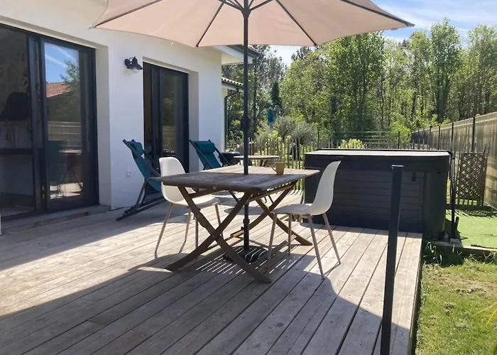 Superbe Meuble Ideal Pour Couple Zen Avec דירה סנגווינה